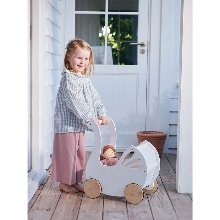 Tender Leaf Puppenwagen Schwan 2 Tender Leaf Puppenwagen Schwan – Bild 2