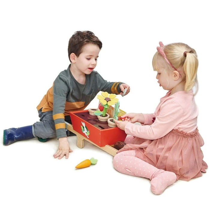 Tender Leaf Schubkarre Für Kleine Gartenfans 5 Tender Leaf Schubkarre Für Kleine Gartenfans – Bild 5