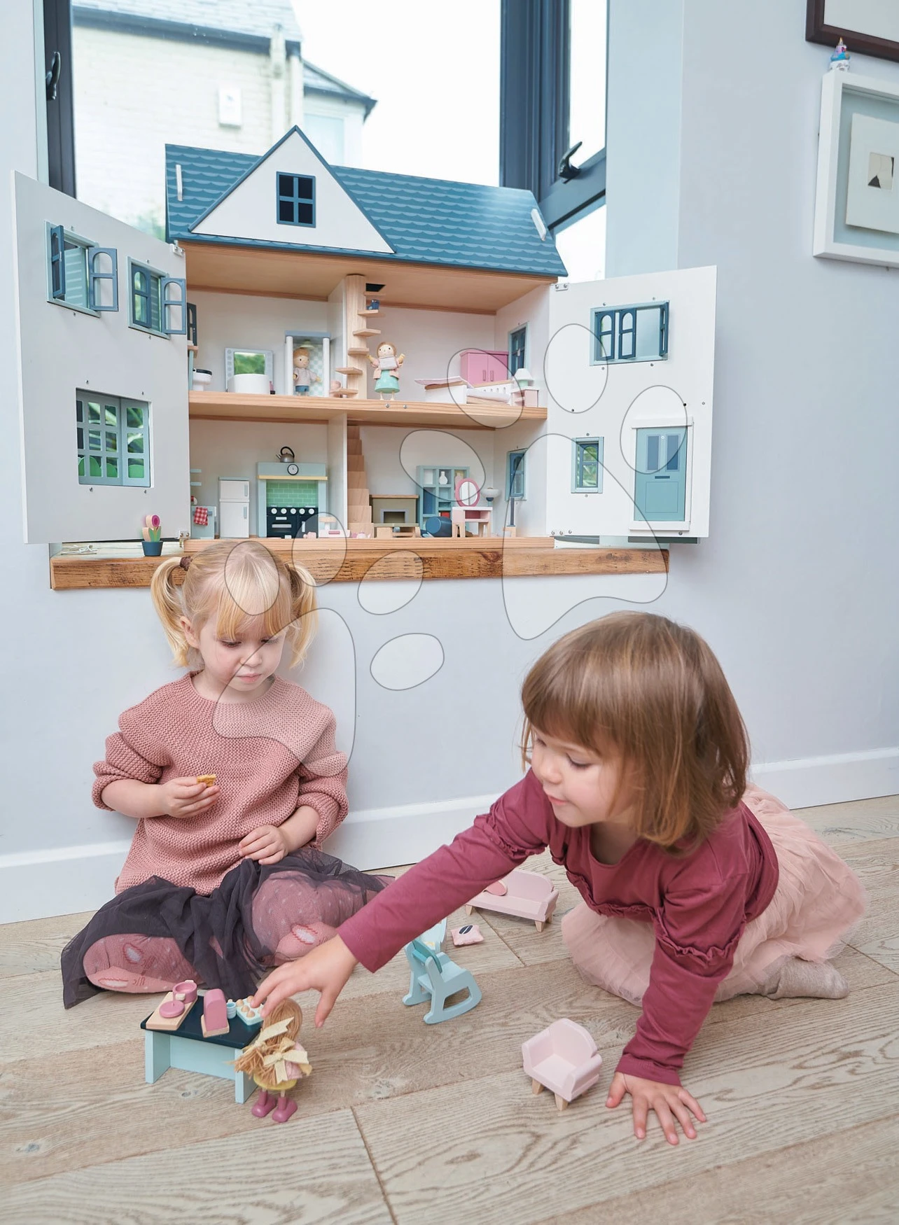 Puppenhaus Aus Holz Dovetail House Tender Leaf Toys Ultra Stylisch Mit 6 Zimmern Und Parkettboden Ohne Möbel Und Figuren 7 Puppenhaus Aus Holz Dovetail House Tender Leaf Toys Ultra Stylisch Mit 6 Zimmern Und Parkettboden Ohne Möbel Und Figuren – Bild 7