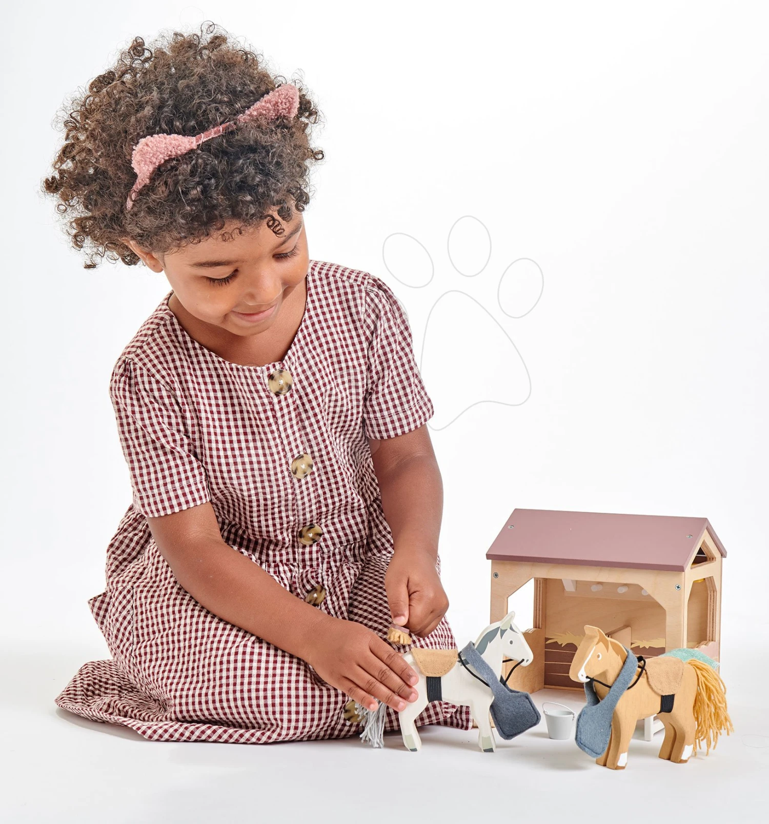 Holzstall Mit Pferden The Stables Tender Leaf Toys Mit Decke Und Zubehör 1 Holzstall Mit Pferden The Stables Tender Leaf Toys Mit Decke Und Zubehör