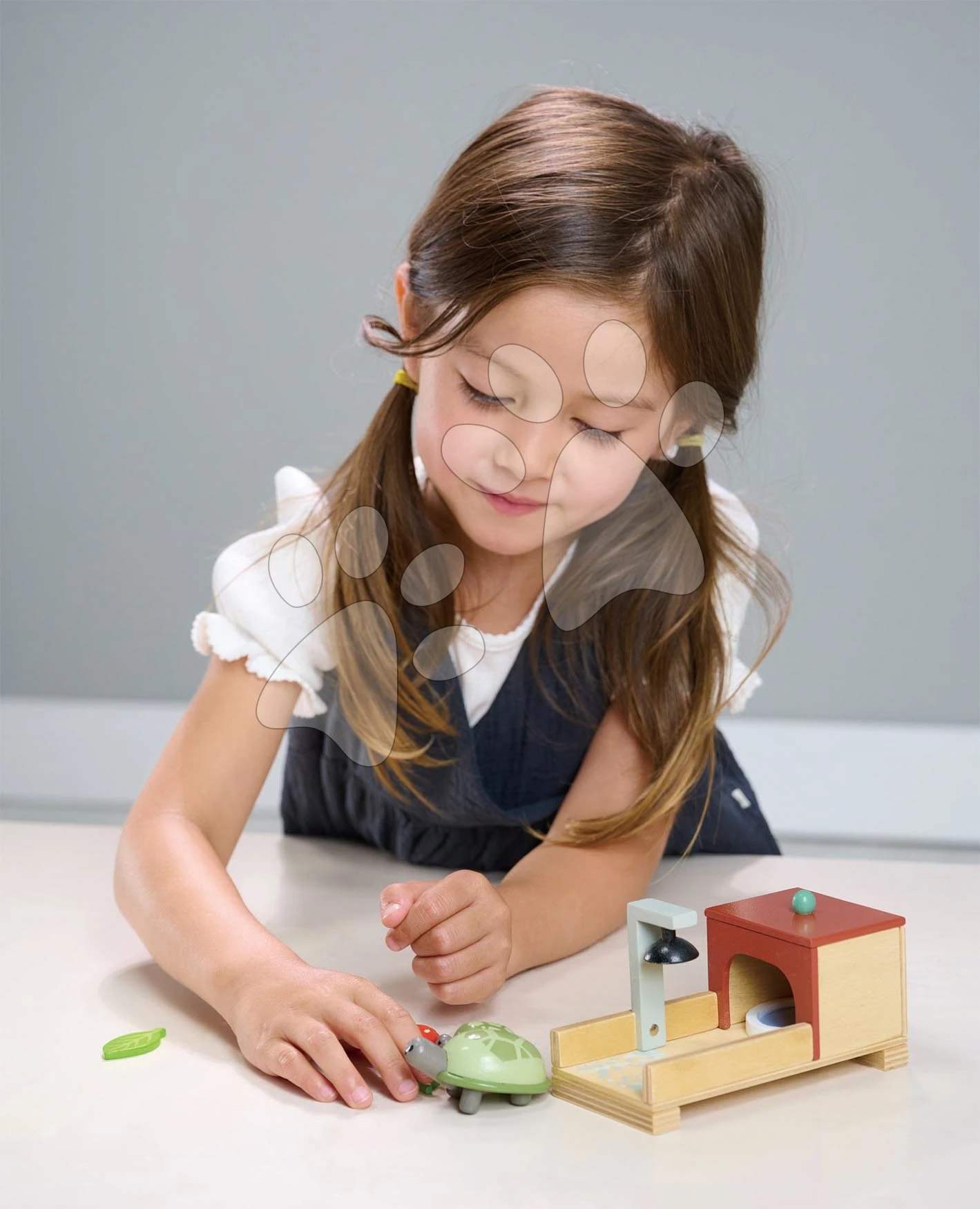 Holzspielhaus Für Schildkröten Tortoise Pet Set Tender Leaf Toys Mit 2 Figuren Und Zubehör Ab 3 Jahren 3 Holzspielhaus Für Schildkröten Tortoise Pet Set Tender Leaf Toys Mit 2 Figuren Und Zubehör Ab 3 Jahren – Bild 3