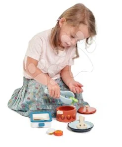 Holzgeschirr Mit Pfanne Pots And Pans Tender Leaf Toys Mit Dem Kochlöffel Und Lebensmitteln