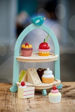 Konditorei Aus Holz Birdie Afternoon Tea Stand Tender Leaf Toys Mit Desserts Und Sandwiches -Tender Leaf tl8242 d tender leaf birdie afternoon tea stand