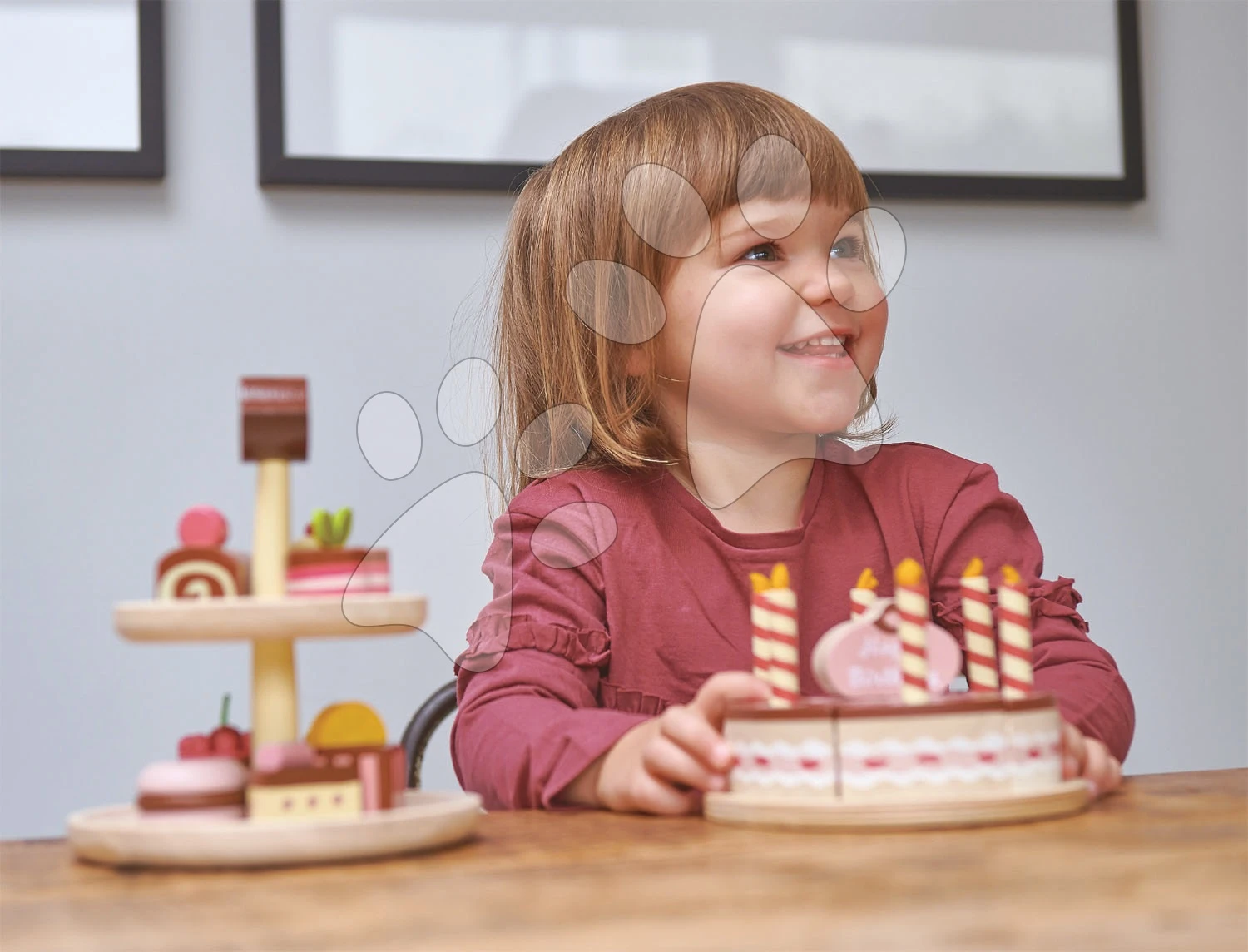 Schokoladentorte Aus Holz Chocolate Birthday Cake Tender Leaf Toys 6 Stück Mit 6 Kerzen 2 Schokoladentorte Aus Holz Chocolate Birthday Cake Tender Leaf Toys 6 Stück Mit 6 Kerzen – Bild 2