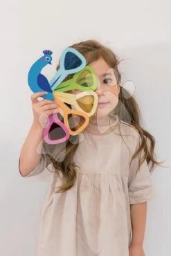 Holzvogel Peacock Colours Tender Leaf Toys Mit Bunten Federn Im Schwanz Ab 18 Monaten -Tender Leaf tl8338 d tender leaf peacock colours