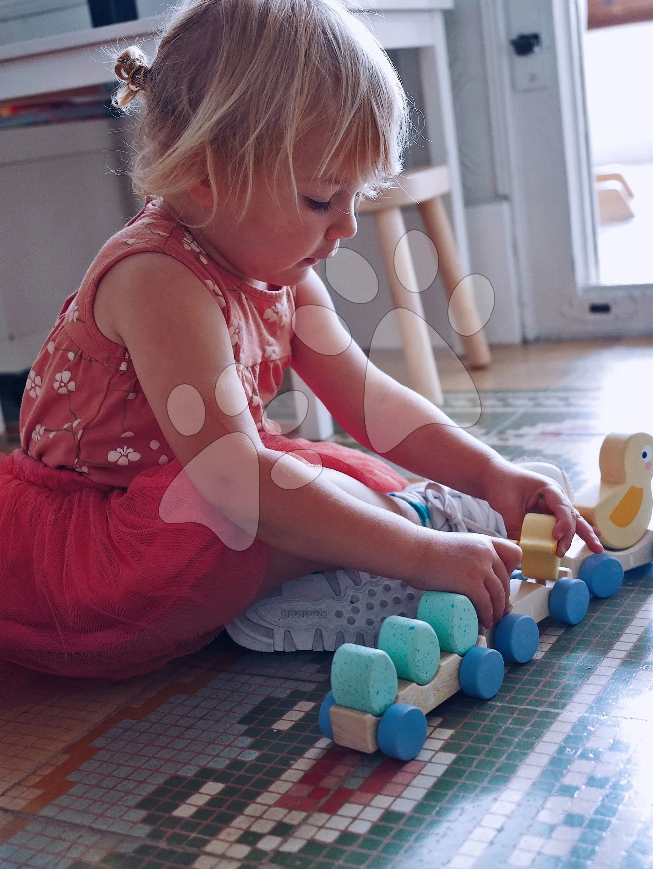 Holzzug Zum Nachziehen Pull Along Ducks Tender Leaf Toys Mit Enten Und Eiern Ab 18 Monaten 2 Holzzug Zum Nachziehen Pull Along Ducks Tender Leaf Toys Mit Enten Und Eiern Ab 18 Monaten – Bild 2