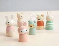 Bärenfamilie Aus Holz Bear Tales Tender Leaf Toys Vater Und Mutter Mit Einem Teddybären -Tender Leaf tl8383 tl8384 a tender leaf postavicky 1