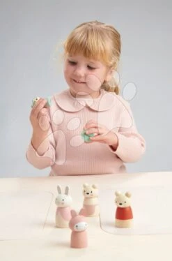 Bärenfamilie Aus Holz Bear Tales Tender Leaf Toys Vater Und Mutter Mit Einem Teddybären -Tender Leaf tl8383 tl8384 f tender leaf postavicky 1