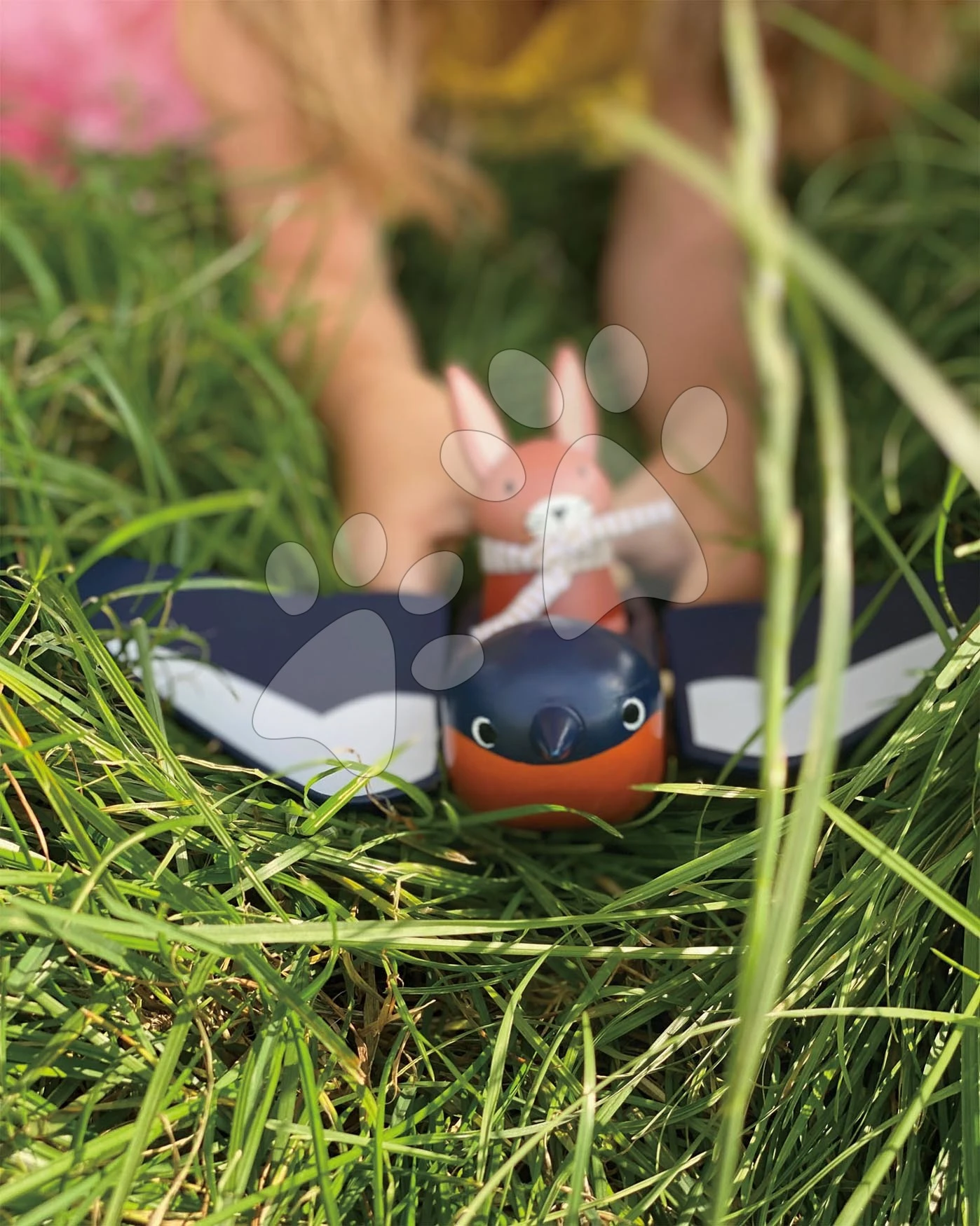 Schwalbe Aus Holz Swifty Bird Tender Leaf Toys Aus Dem Märchen Merrywood Tales Mit Einer Hasenfigur Ab 3 Jahren 11 Schwalbe Aus Holz Swifty Bird Tender Leaf Toys Aus Dem Märchen Merrywood Tales Mit Einer Hasenfigur Ab 3 Jahren – Bild 11