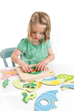 Holzpuzzle Schmetterlings Entwicklung Butterfly Life 4v1 Tender Leaf Toys 4 Schichten