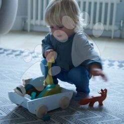 Junge Und Mädchen Aus Holz Mit Tieren The Friend Ship Tender Leaf Toys Auf Dem Wagen, 12 Teile 23 Junge Und Mädchen Aus Holz Mit Tieren The Friend Ship Tender Leaf Toys Auf Dem Wagen, 12 Teile -Tender Leaf tl8469 k tender leaf the friend ship