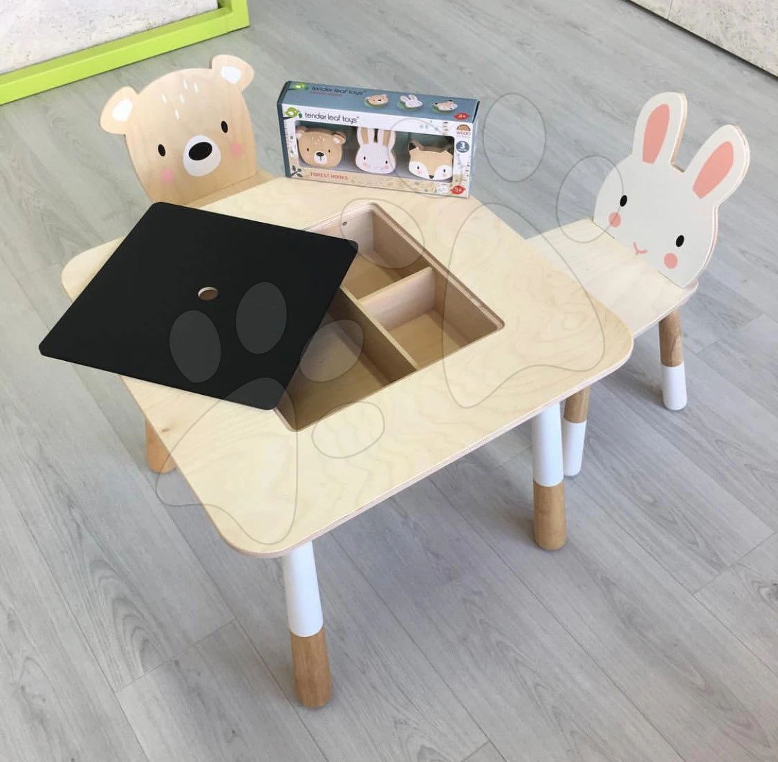 Kindermöbel Aus Holz Forest Table And Chairs Tender Leaf Toys Ein Tisch Mit Stauraum Und Zwei Stühlen Bär Und Hase 8 Kindermöbel Aus Holz Forest Table And Chairs Tender Leaf Toys Ein Tisch Mit Stauraum Und Zwei Stühlen Bär Und Hase – Bild 8