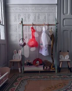 Kindergarderobe Aus Holz Forest Clothes Rail Tender Leaf Toys Mit 3 Kleiderbügeln Und Vögeln 12 Kindergarderobe Aus Holz Forest Clothes Rail Tender Leaf Toys Mit 3 Kleiderbügeln Und Vögeln -Tender Leaf tl8803 g tender leaf forest clothes rail