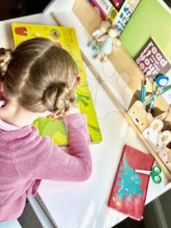 Holztisch Mit Stuhl Desk And Chair Tender Leaf Toys Mit Stauraum Und 3 Vorratsbehältern Mit Tieren -Tender Leaf tl8819 e tender leaf lavica